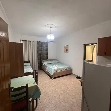 Ajsi Apartment